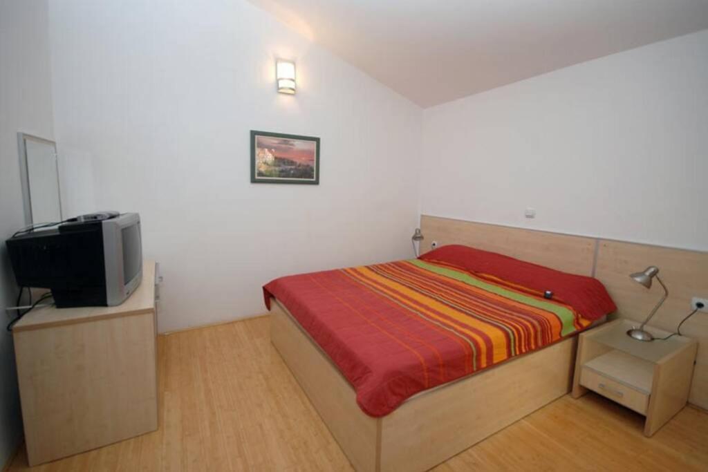 Bmv Room For 2-3 With Greenery View Sveti Stefan Exteriör bild